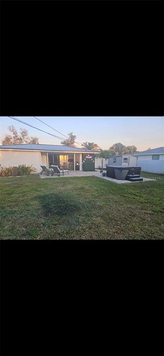 En Venta: $229,900 (2 camas, 2 baños, 899 Pies cuadrados)