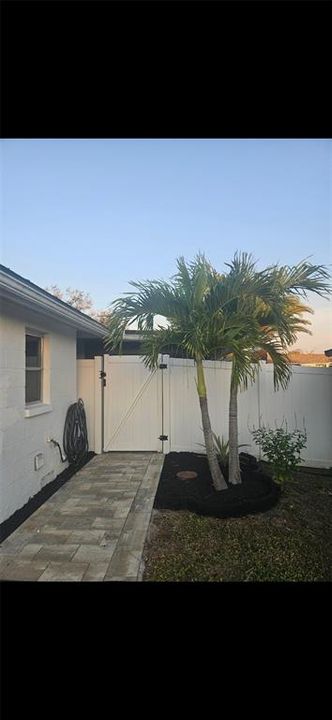 En Venta: $229,900 (2 camas, 2 baños, 899 Pies cuadrados)