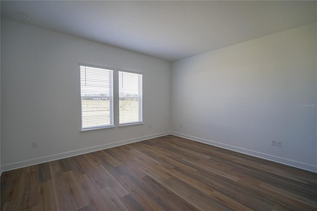 Active With Contract: $531,627 (2 beds, 2 baths, 2369 Square Feet)