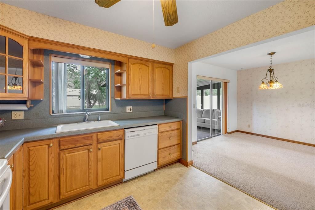 На продажу: $249,000 (3 спален, 2 ванн, 1438 Квадратных фут)