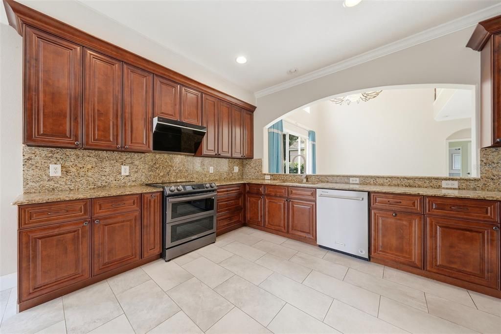 En Venta: $939,000 (5 camas, 3 baños, 3182 Pies cuadrados)