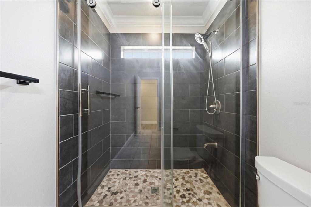 En Venta: $939,000 (5 camas, 3 baños, 3182 Pies cuadrados)