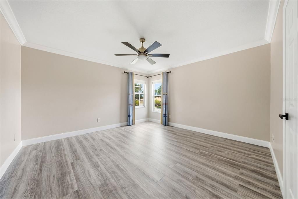 En Venta: $939,000 (5 camas, 3 baños, 3182 Pies cuadrados)