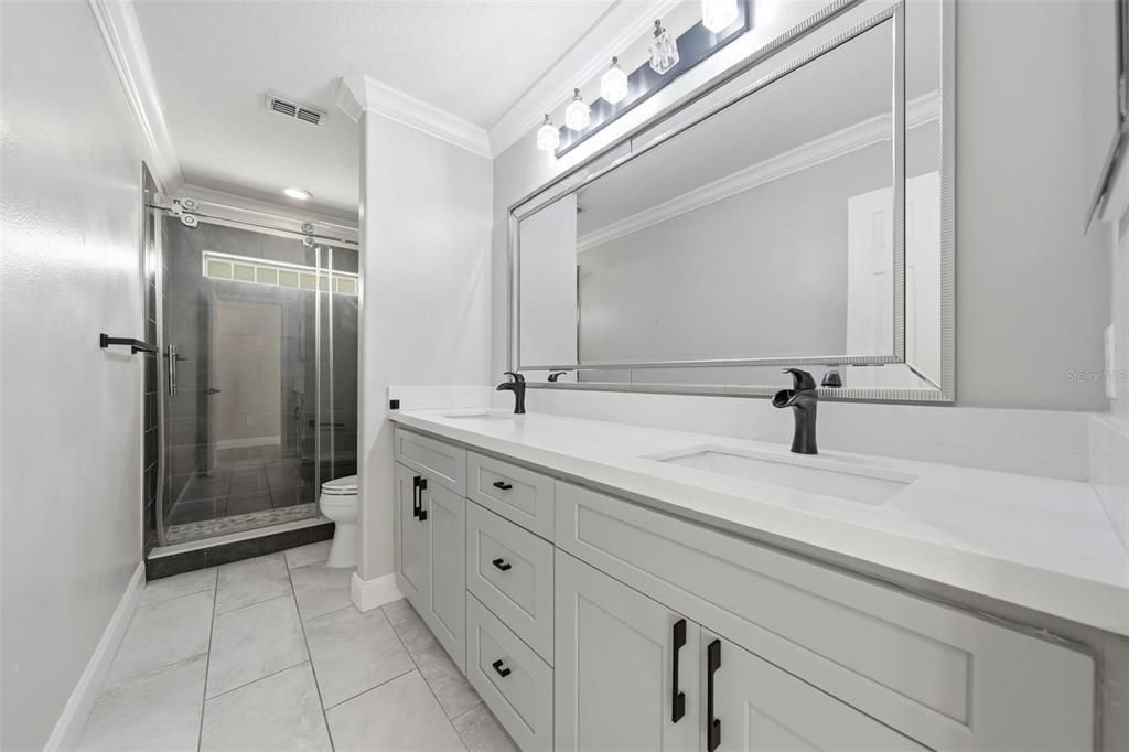 En Venta: $939,000 (5 camas, 3 baños, 3182 Pies cuadrados)