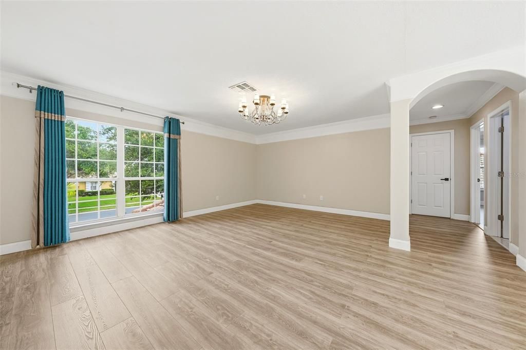 En Venta: $939,000 (5 camas, 3 baños, 3182 Pies cuadrados)
