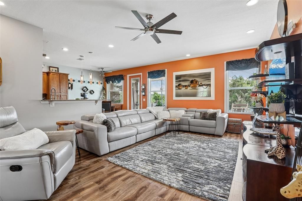 For Sale: $479,900 (3 beds, 2 baths, 1812 Square Feet)