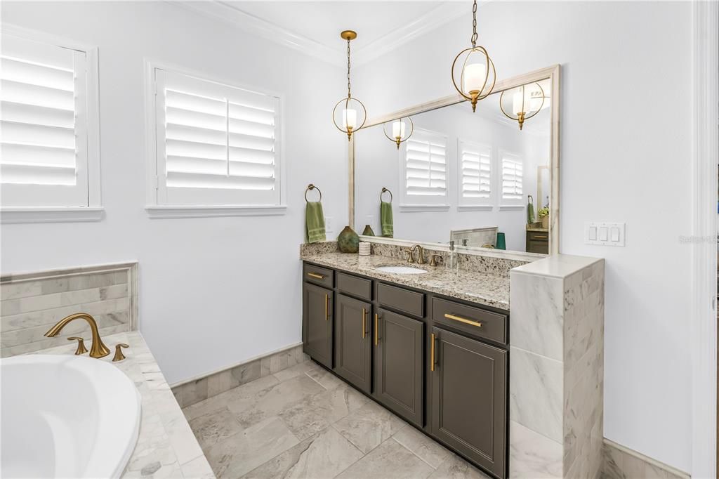 For Sale: $1,950,000 (5 beds, 4 baths, 4363 Square Feet)