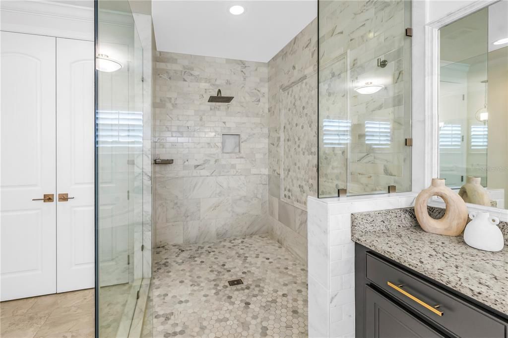 For Sale: $1,950,000 (5 beds, 4 baths, 4363 Square Feet)