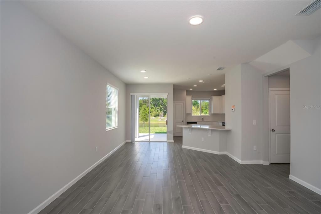 For Rent: $2,850 (3 beds, 2 baths, 1702 Square Feet)