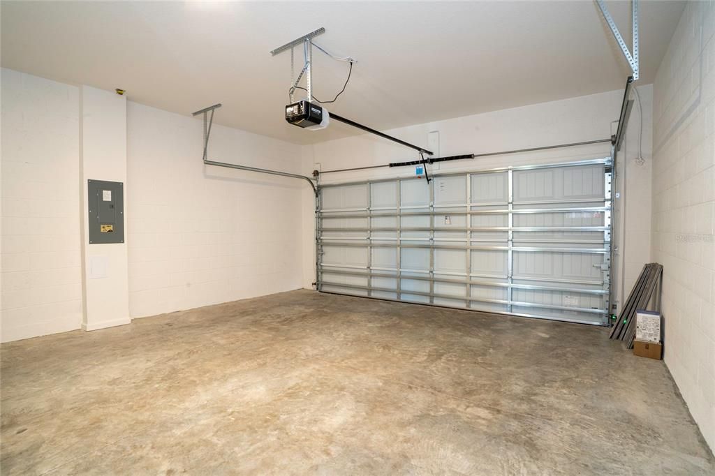 For Rent: $2,850 (3 beds, 2 baths, 1702 Square Feet)