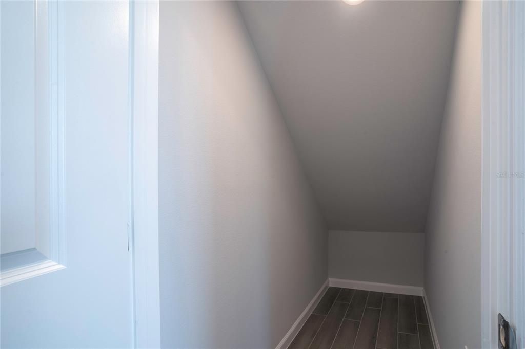 For Rent: $2,850 (3 beds, 2 baths, 1702 Square Feet)