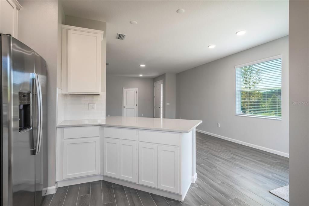 For Rent: $2,850 (3 beds, 2 baths, 1702 Square Feet)