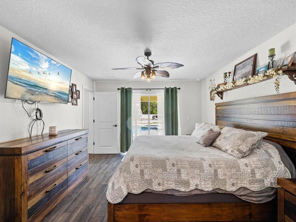 En Venta: $639,000 (5 camas, 3 baños, 2503 Pies cuadrados)