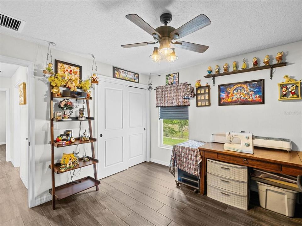 En Venta: $639,000 (5 camas, 3 baños, 2503 Pies cuadrados)