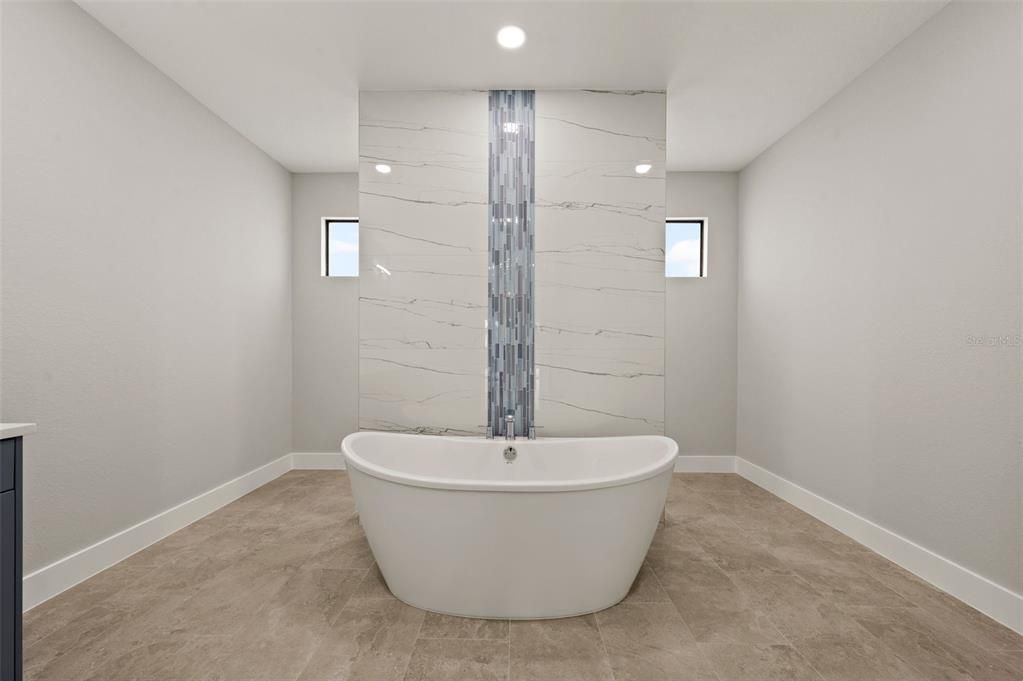 For Sale: $569,900 (3 beds, 2 baths, 2000 Square Feet)