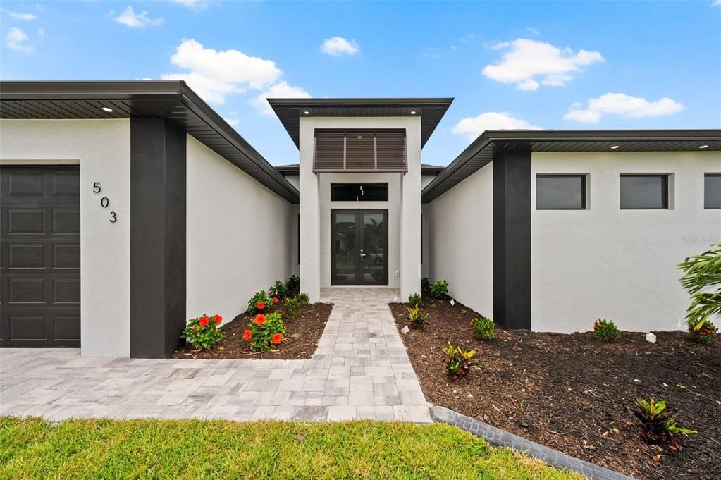For Sale: $569,900 (3 beds, 2 baths, 2000 Square Feet)