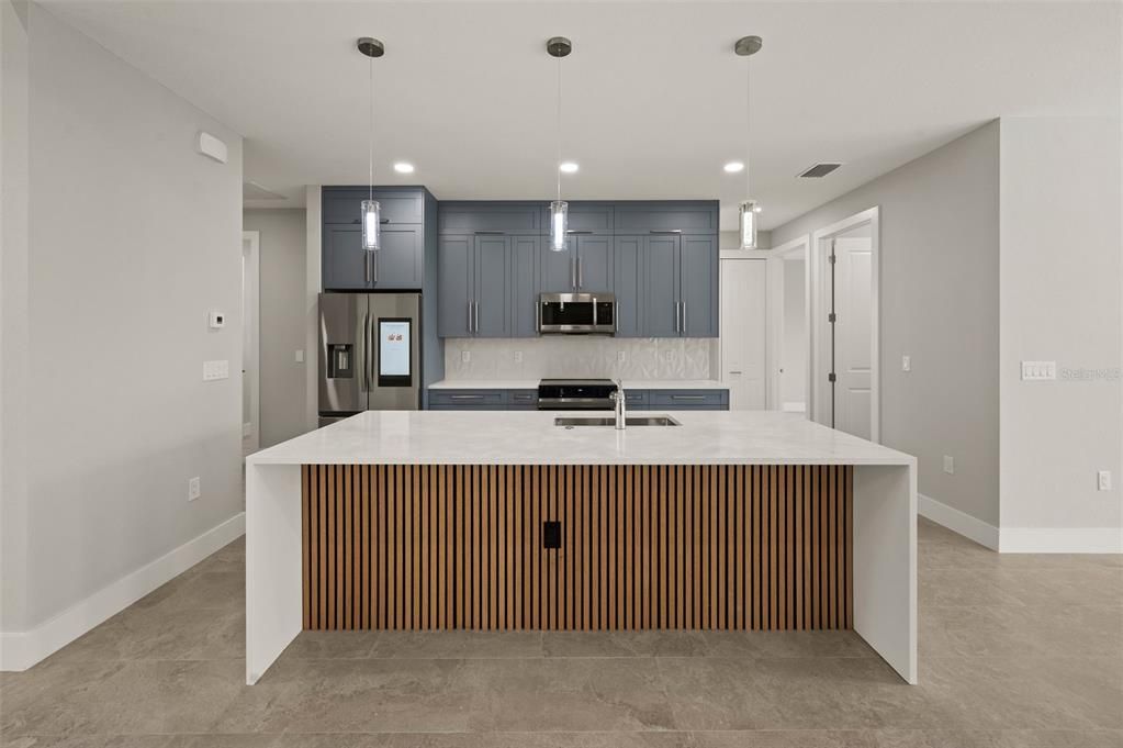 For Sale: $569,900 (3 beds, 2 baths, 2000 Square Feet)