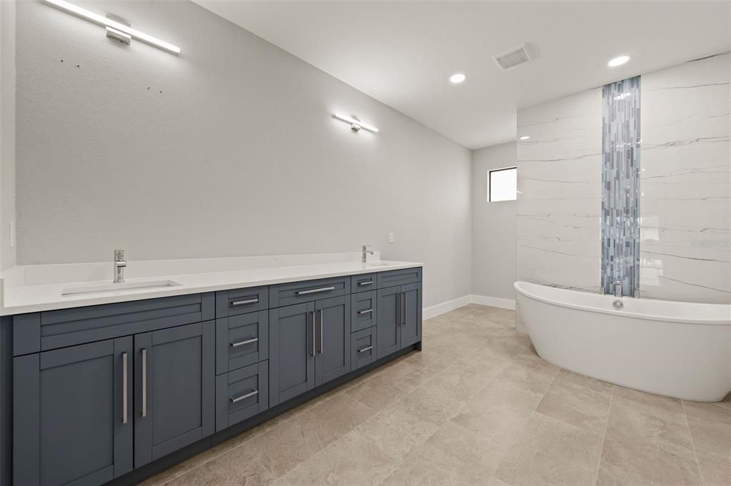 For Sale: $569,900 (3 beds, 2 baths, 2000 Square Feet)