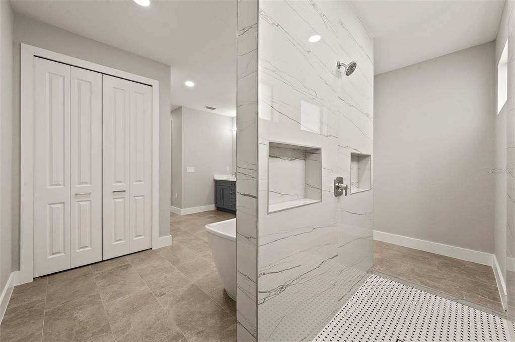 For Sale: $569,900 (3 beds, 2 baths, 2000 Square Feet)