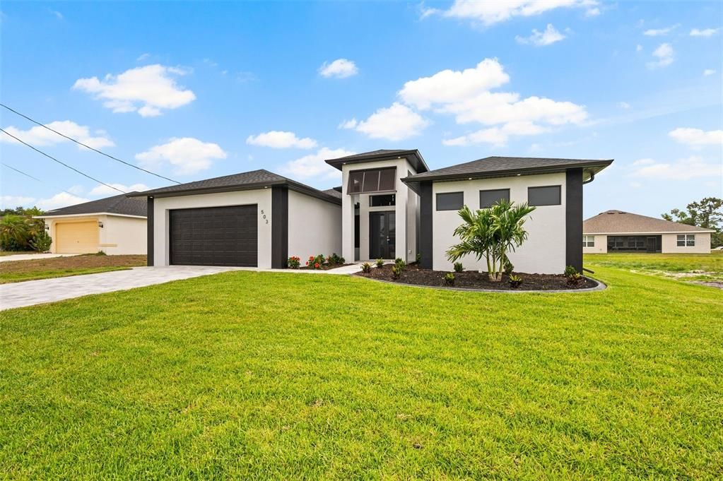 For Sale: $569,900 (3 beds, 2 baths, 2000 Square Feet)