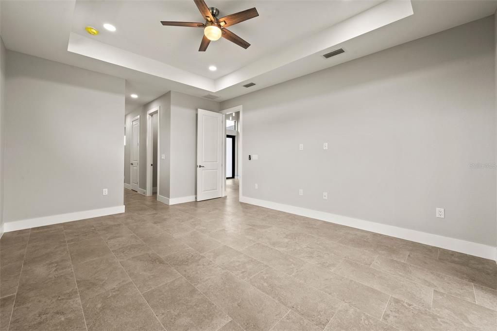For Sale: $569,900 (3 beds, 2 baths, 2000 Square Feet)
