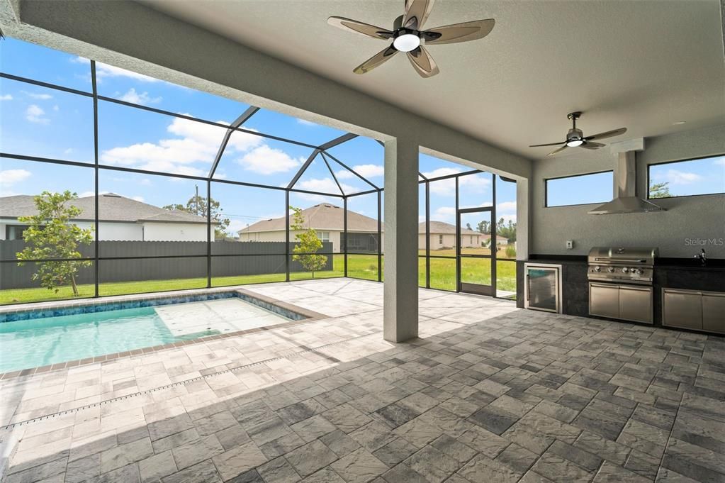 For Sale: $569,900 (3 beds, 2 baths, 2000 Square Feet)