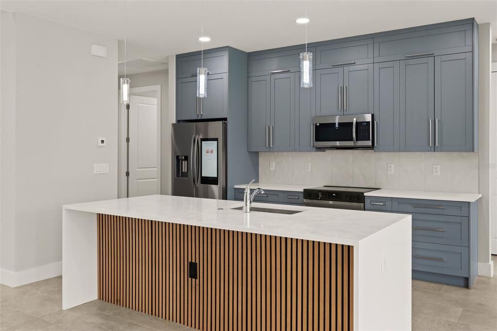 For Sale: $569,900 (3 beds, 2 baths, 2000 Square Feet)