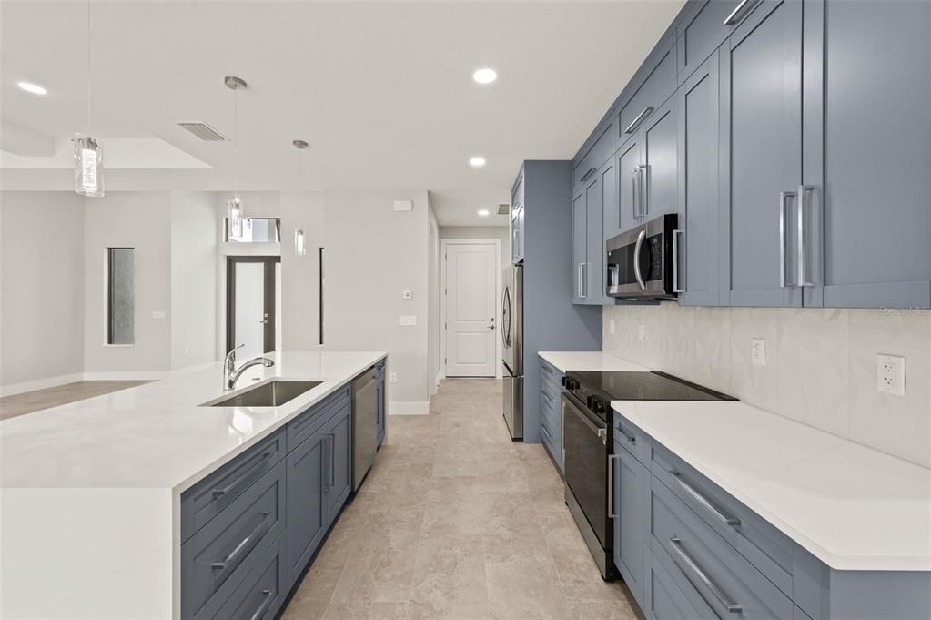 For Sale: $569,900 (3 beds, 2 baths, 2000 Square Feet)
