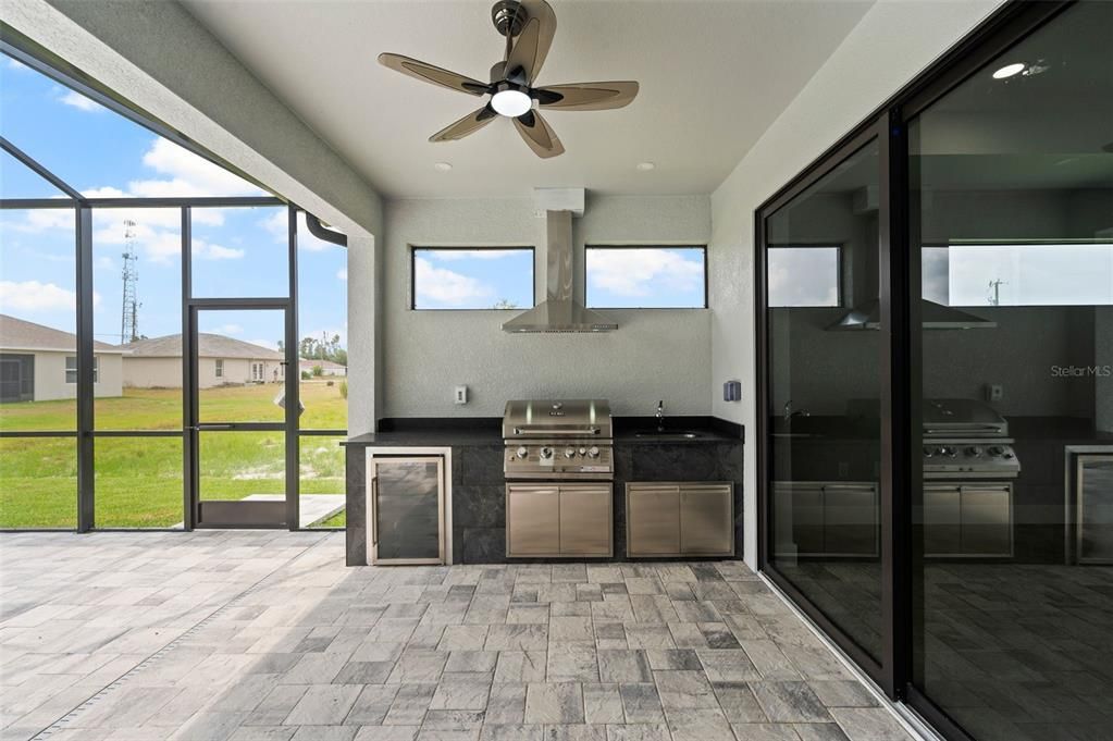 For Sale: $569,900 (3 beds, 2 baths, 2000 Square Feet)