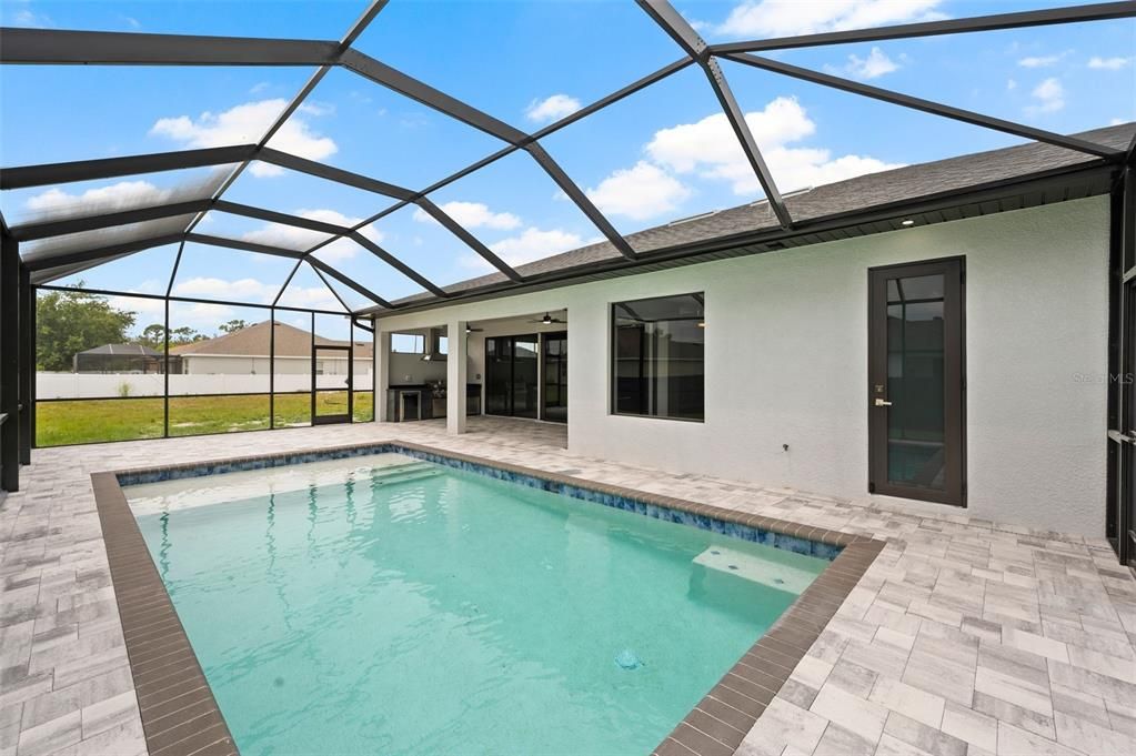 For Sale: $569,900 (3 beds, 2 baths, 2000 Square Feet)