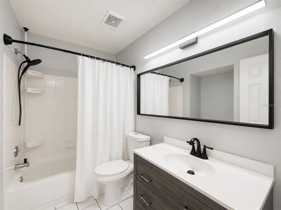 For Sale: $168,000 (1 beds, 1 baths, 721 Square Feet)