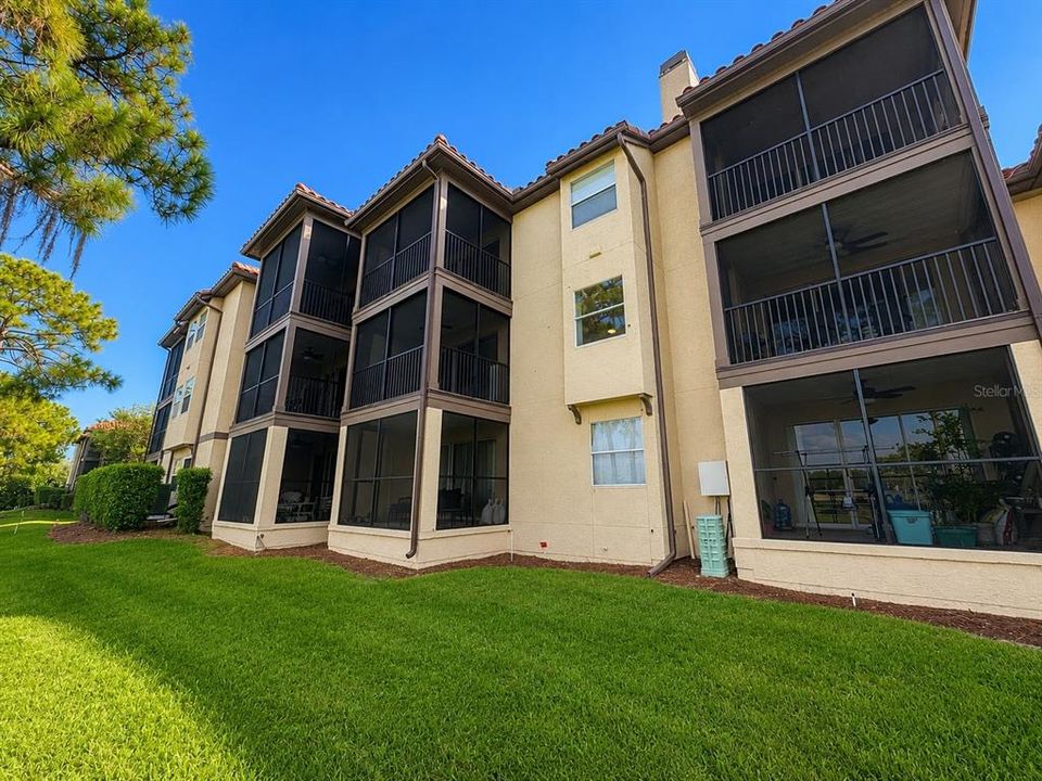 For Sale: $168,000 (1 beds, 1 baths, 721 Square Feet)