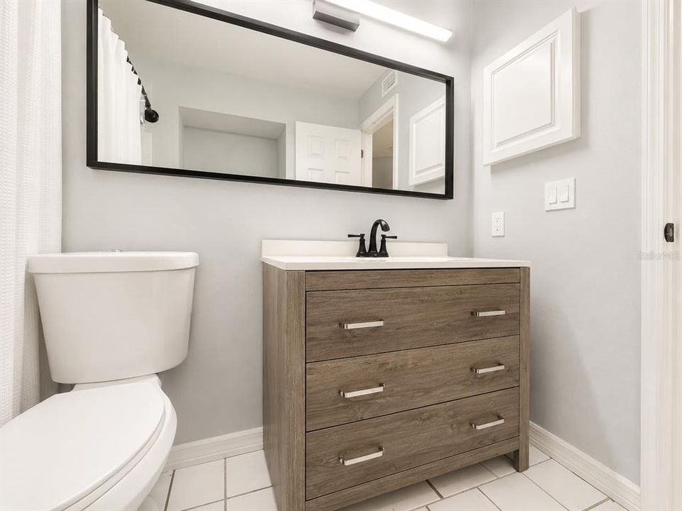 For Sale: $168,000 (1 beds, 1 baths, 721 Square Feet)