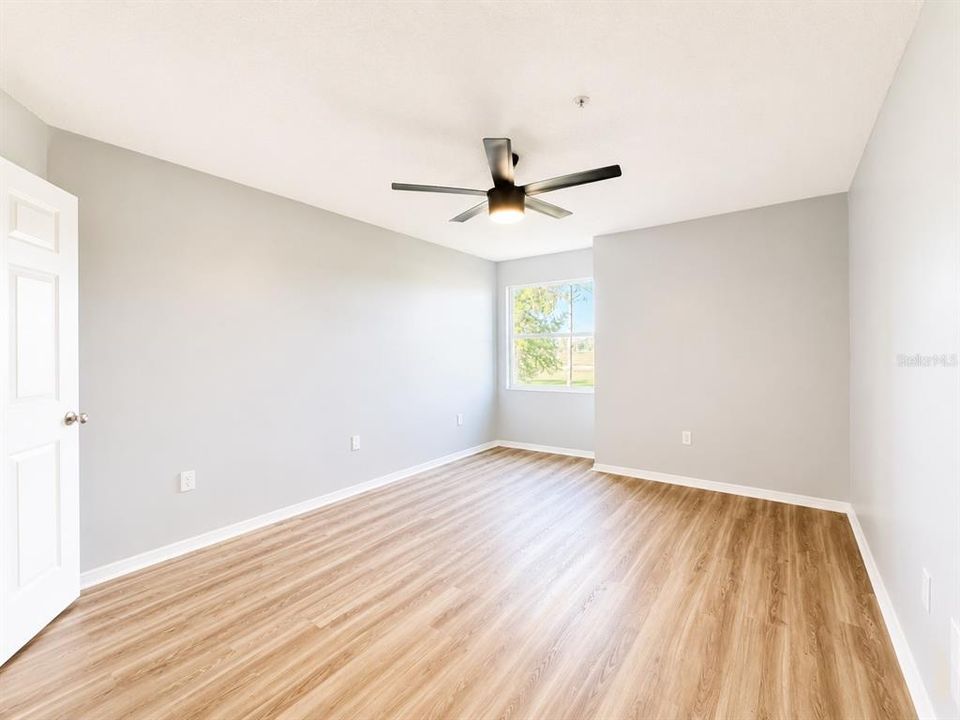 For Sale: $168,000 (1 beds, 1 baths, 721 Square Feet)