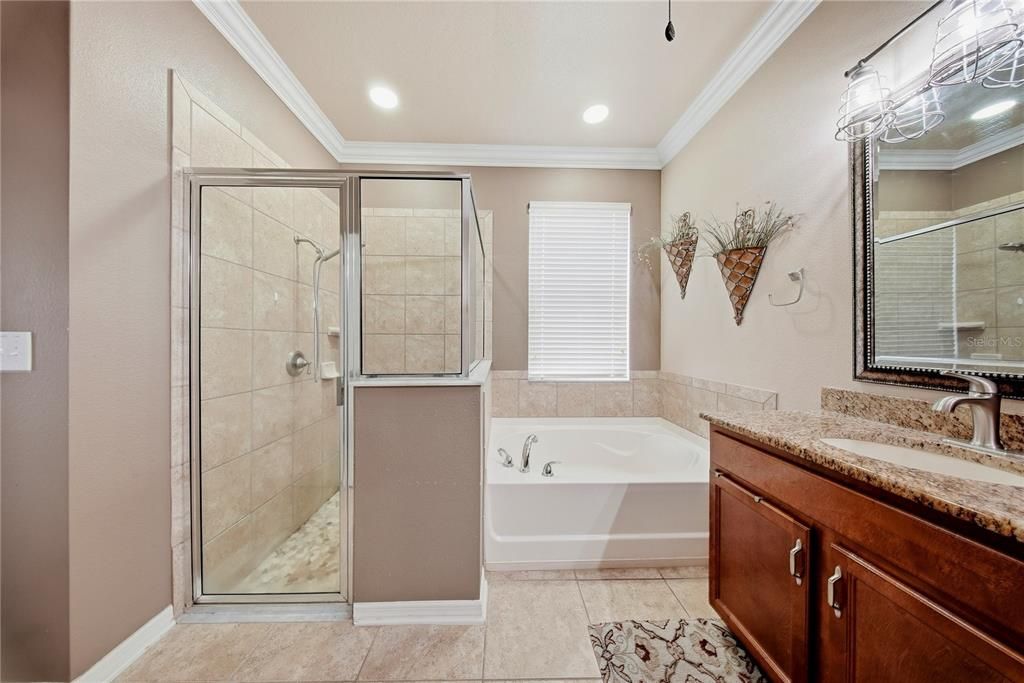 For Sale: $599,900 (5 beds, 3 baths, 2916 Square Feet)