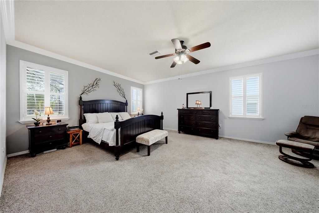 For Sale: $599,900 (5 beds, 3 baths, 2916 Square Feet)