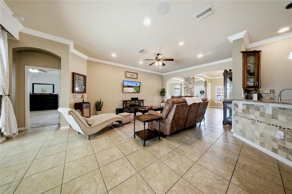 For Sale: $599,900 (5 beds, 3 baths, 2916 Square Feet)