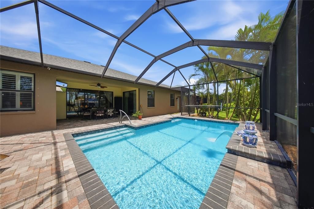 For Sale: $599,900 (5 beds, 3 baths, 2916 Square Feet)