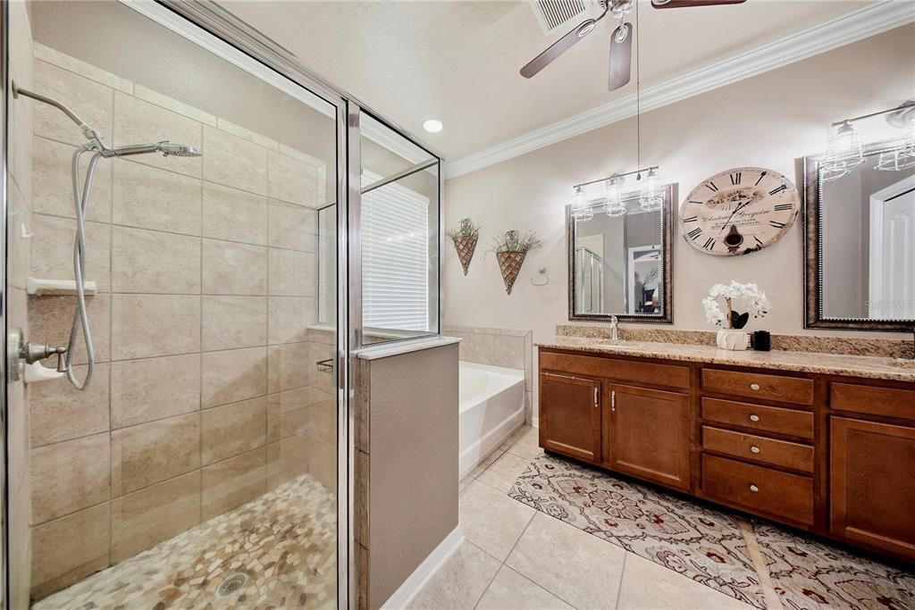 For Sale: $599,900 (5 beds, 3 baths, 2916 Square Feet)