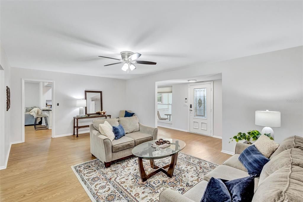 Active With Contract: $320,000 (3 beds, 2 baths, 2200 Square Feet)