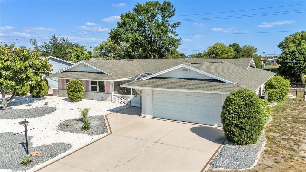 Active With Contract: $320,000 (3 beds, 2 baths, 2200 Square Feet)