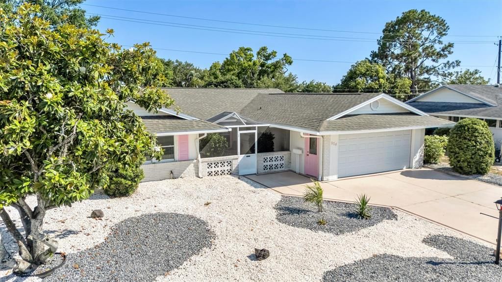 Active With Contract: $320,000 (3 beds, 2 baths, 2200 Square Feet)