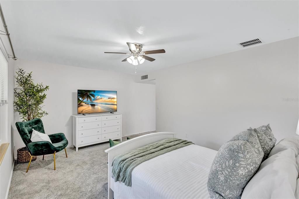 Active With Contract: $320,000 (3 beds, 2 baths, 2200 Square Feet)