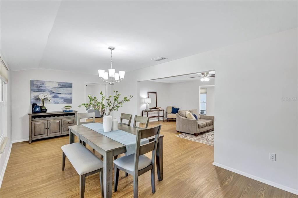 Active With Contract: $320,000 (3 beds, 2 baths, 2200 Square Feet)
