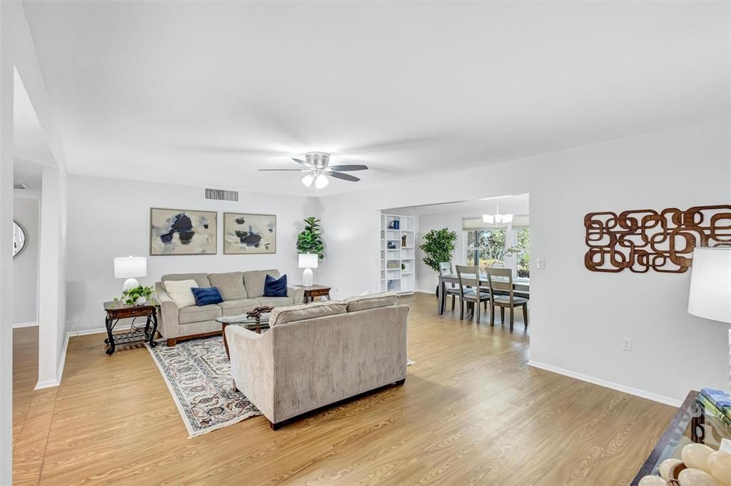 Active With Contract: $320,000 (3 beds, 2 baths, 2200 Square Feet)
