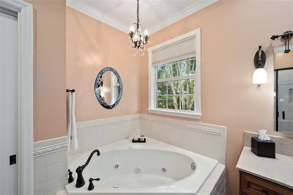 For Sale: $379,000 (3 beds, 3 baths, 1910 Square Feet)