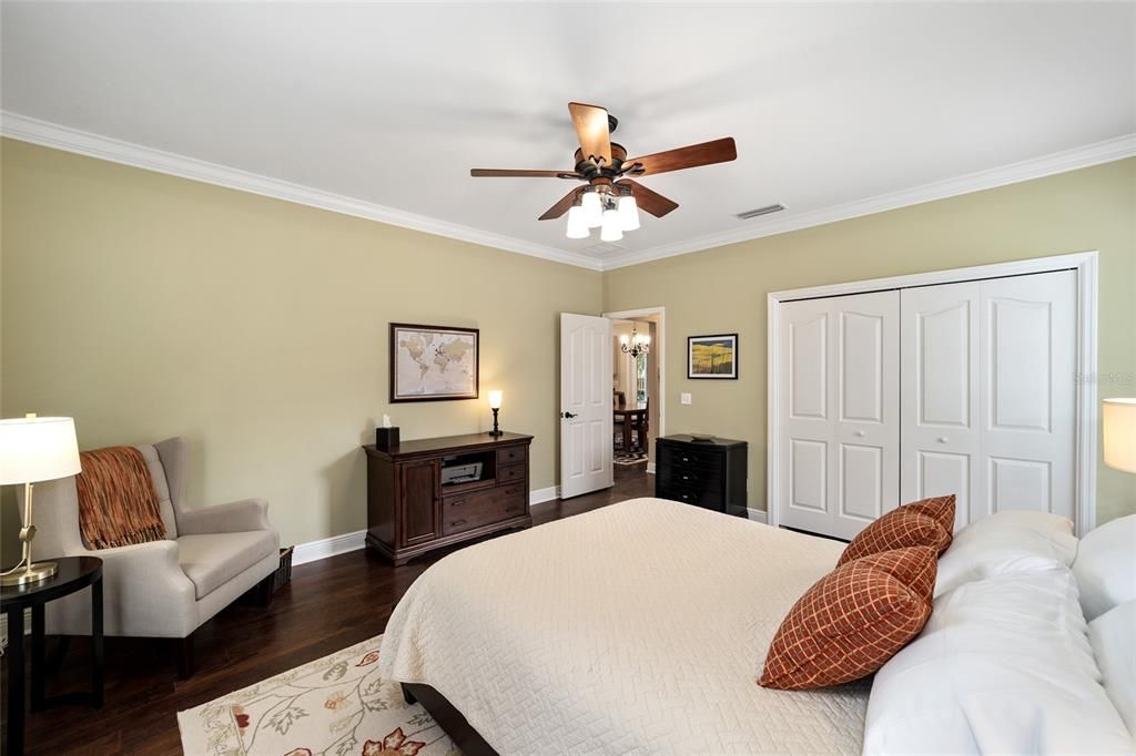 For Sale: $379,000 (3 beds, 3 baths, 1910 Square Feet)