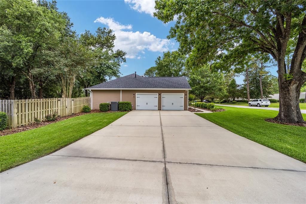 For Sale: $379,000 (3 beds, 3 baths, 1910 Square Feet)