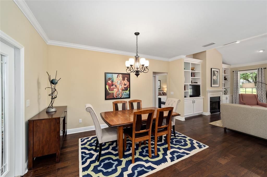 For Sale: $379,000 (3 beds, 3 baths, 1910 Square Feet)