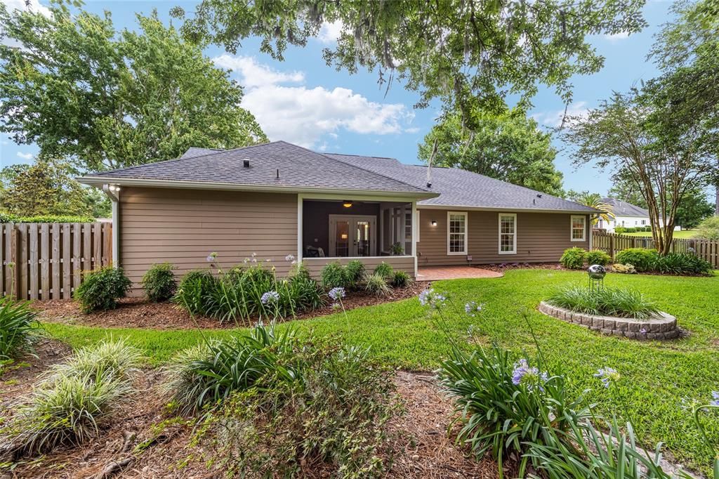 For Sale: $379,000 (3 beds, 3 baths, 1910 Square Feet)